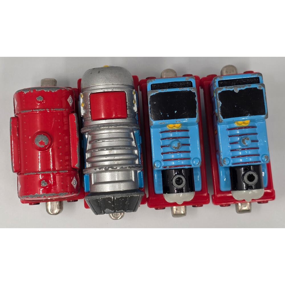 Thomas and Friends Thomas The Jet Engine 4-Car-Set Take Along - Picture 2 of 9